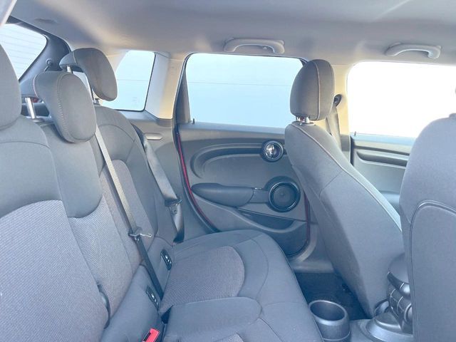 BMW MINI COOPER 5DOOR 2019 Image 31