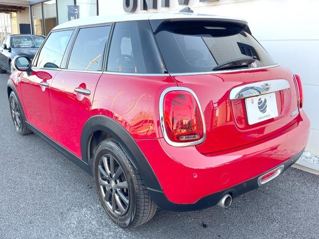 BMW MINI COOPER 5DOOR 2019 Image 31