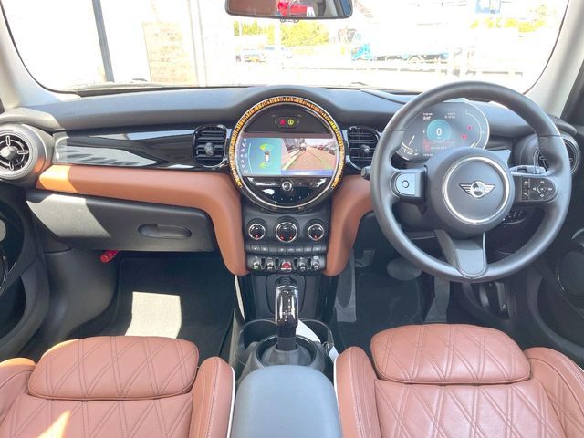 BMW MINI COOPER 5DOOR 2023 Image 31