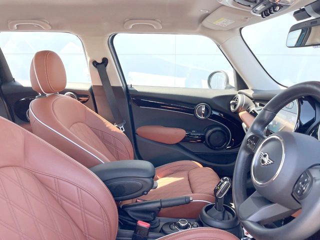 BMW MINI COOPER 5DOOR 2023 Image 31