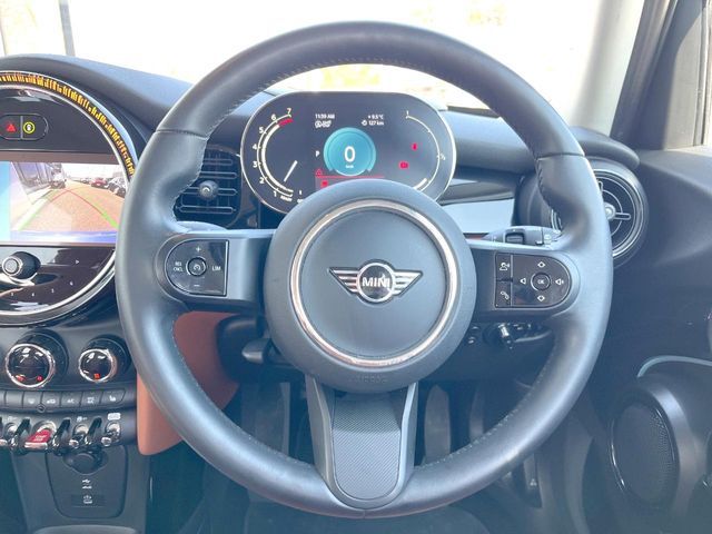 BMW MINI COOPER 5DOOR 2023 Image 31