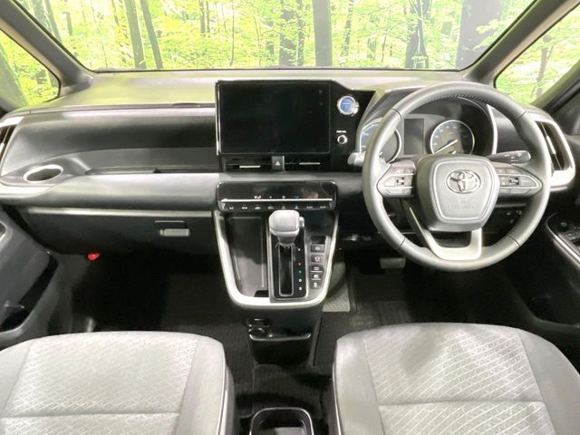 TOYOTA VOXY HYBRID 2023 Image 31