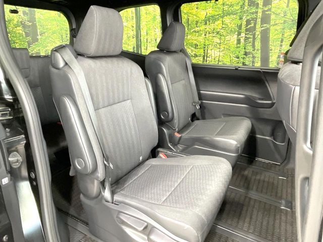 TOYOTA VOXY HYBRID 2023 Image 31