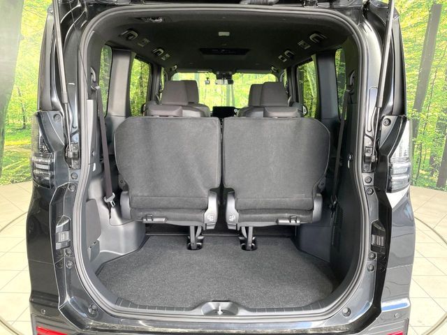 TOYOTA VOXY HYBRID 2023 Image 31