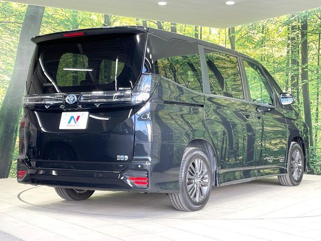 TOYOTA VOXY HYBRID 2023 Image 31