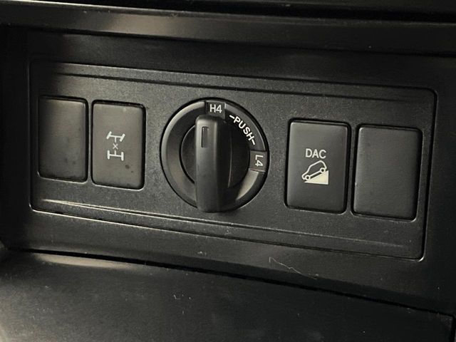 TOYOTA LANDCRUISER PRADO 2017 Image 31