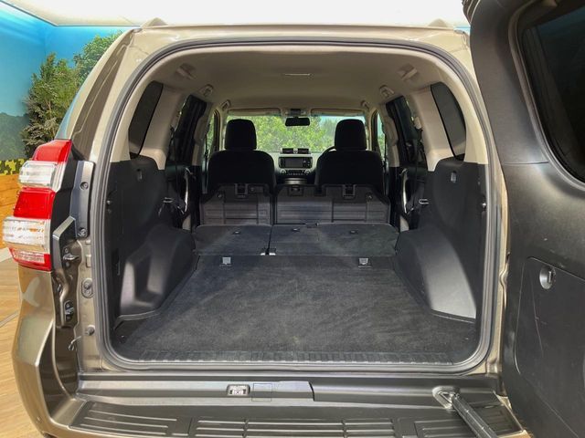 TOYOTA LANDCRUISER PRADO 2017 Image 31