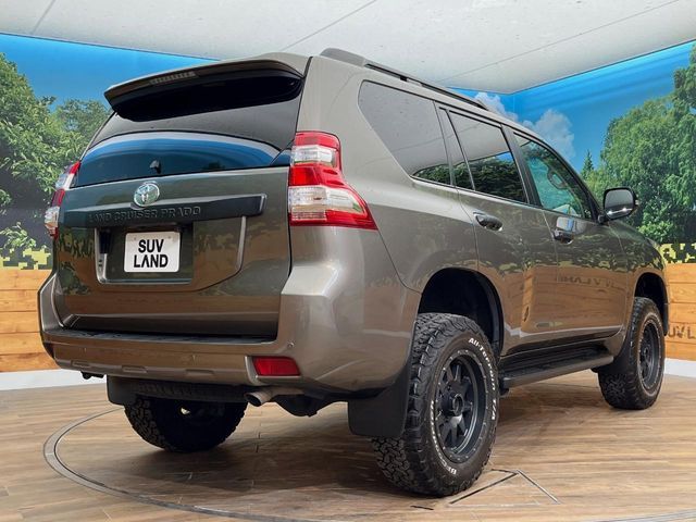 TOYOTA LANDCRUISER PRADO 2017 Image 31