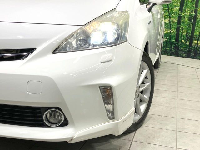 TOYOTA PRIUS ALPHA 2011 Image 31