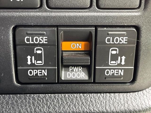 TOYOTA VOXY 2020 Image 31