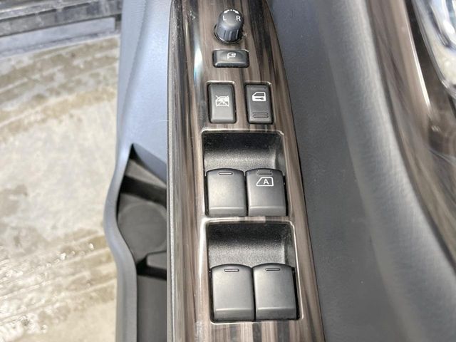 NISSAN ELGRAND  4WD 2014 Image 31