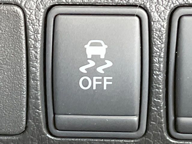 NISSAN ELGRAND  4WD 2014 Image 31