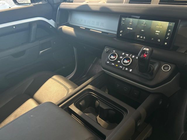 ROVER DEFENDER 2024 Image 31