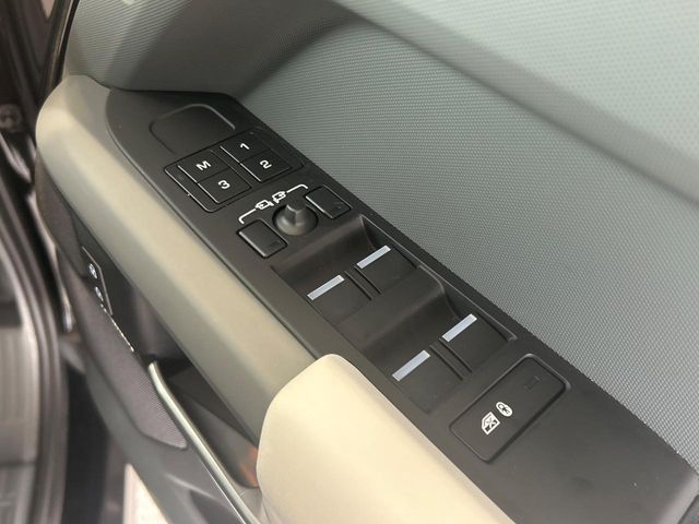 ROVER DEFENDER 2025 Image 31