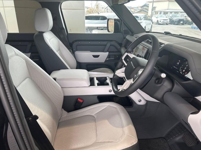 ROVER DEFENDER 2025 Image 31