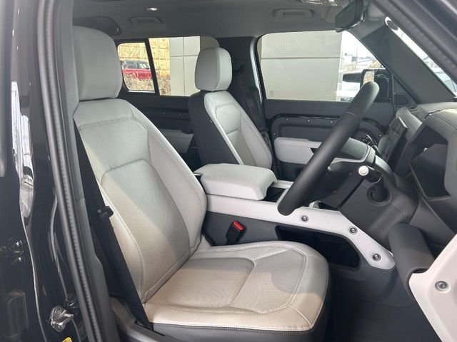 ROVER DEFENDER 2025 Image 31