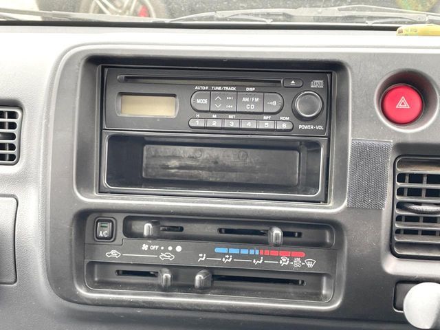 DAIHATSU HIJET TRUCK 4WD 2014 Image 31