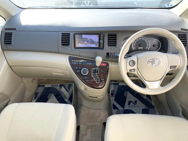 TOYOTA ISIS 2013 Image 31