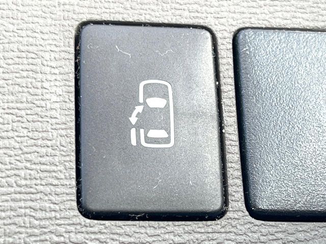 TOYOTA ISIS 2013 Image 31