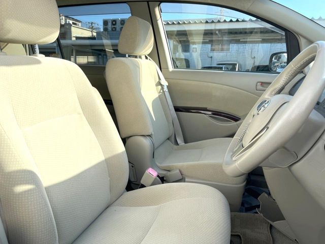 TOYOTA ISIS 2013 Image 31