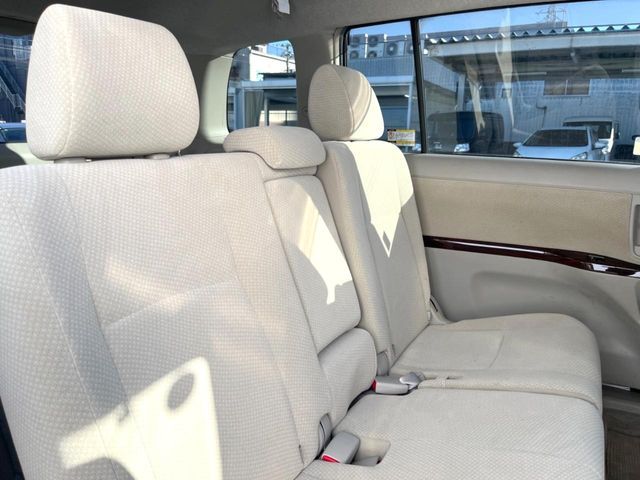 TOYOTA ISIS 2013 Image 31