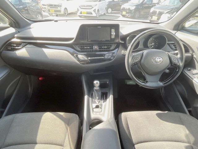 TOYOTA C-HR 2019 Image 31