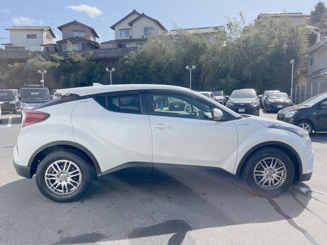 TOYOTA C-HR 2019 Image 31