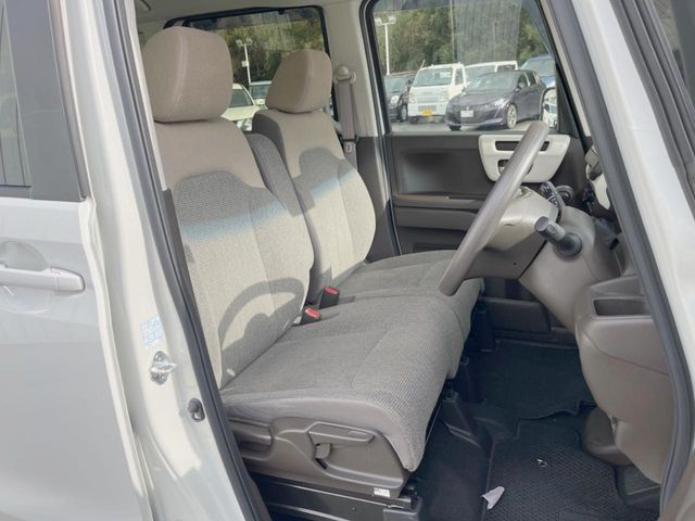 HONDA N BOX 2022 Image 31