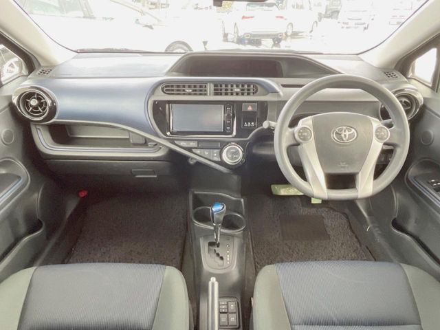 TOYOTA AQUA 2015 Image 31