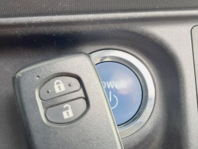 TOYOTA AQUA 2015 Image 31