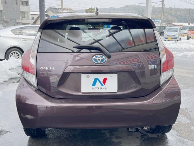 TOYOTA AQUA 2015 Image 31