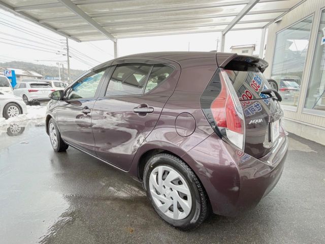 TOYOTA AQUA 2015 Image 31