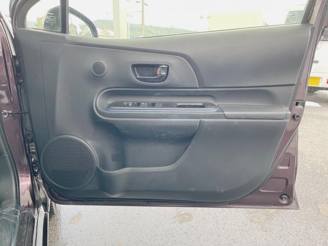 TOYOTA AQUA 2015 Image 31