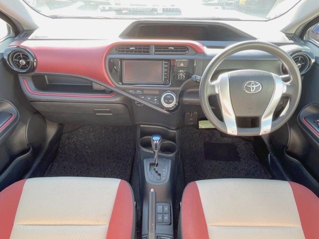 TOYOTA AQUA 2015 Image 31