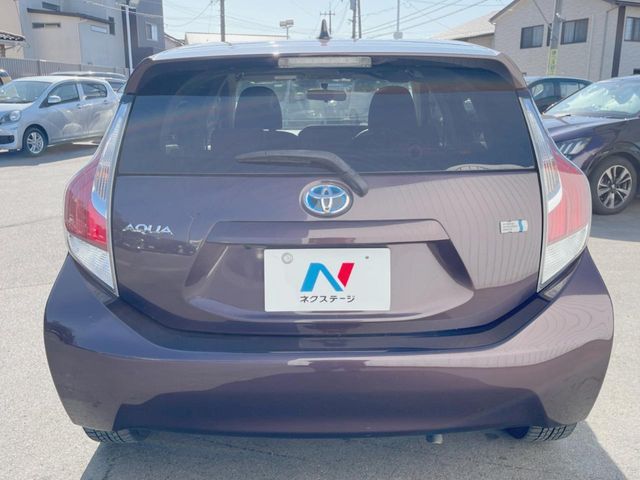 TOYOTA AQUA 2015 Image 31