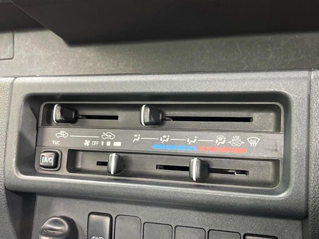 DAIHATSU HIJET TRUCK 4WD 2018 Image 31