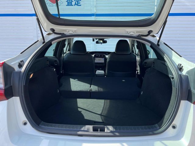 TOYOTA PRIUS 2019 Image 31