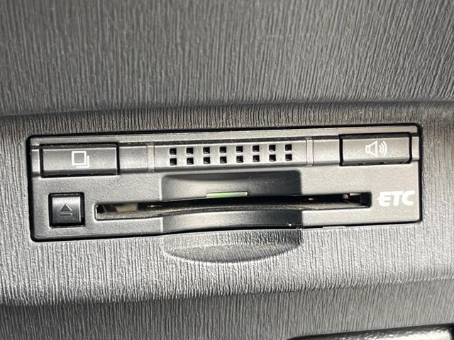 TOYOTA PRIUS 2013 Image 31