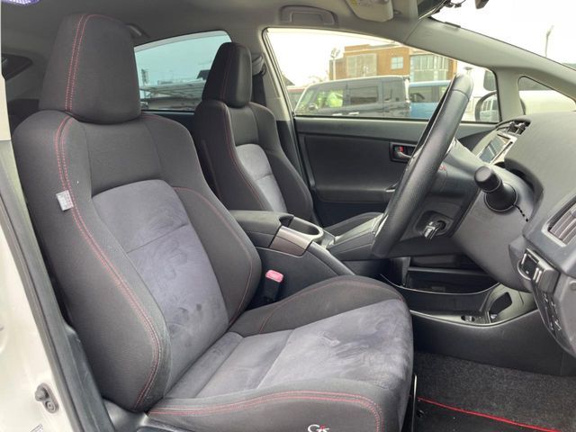 TOYOTA PRIUS 2013 Image 31