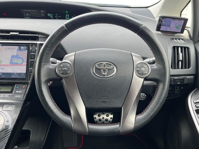 TOYOTA PRIUS 2013 Image 31