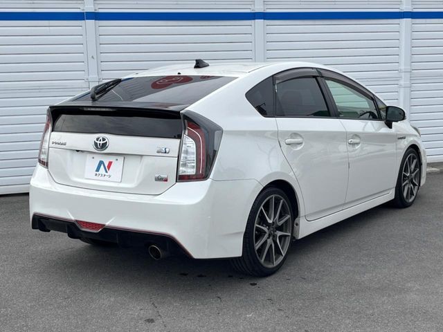 TOYOTA PRIUS 2013 Image 31