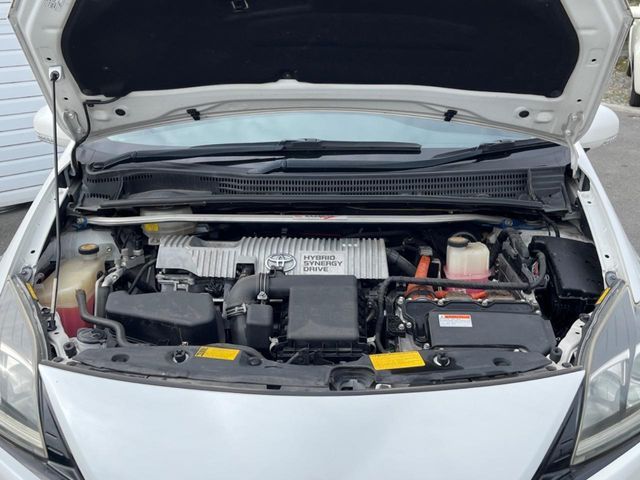TOYOTA PRIUS 2013 Image 31