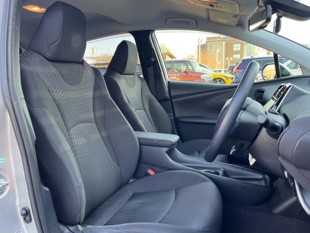 TOYOTA PRIUS 2017 Image 31