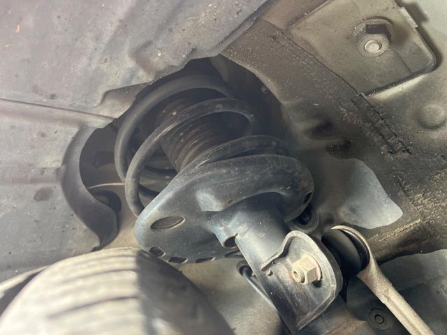 TOYOTA PRIUS 2010 Image 31