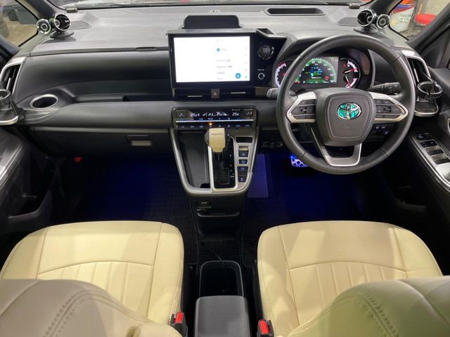 TOYOTA NOAH 4WD 2024 Image 31