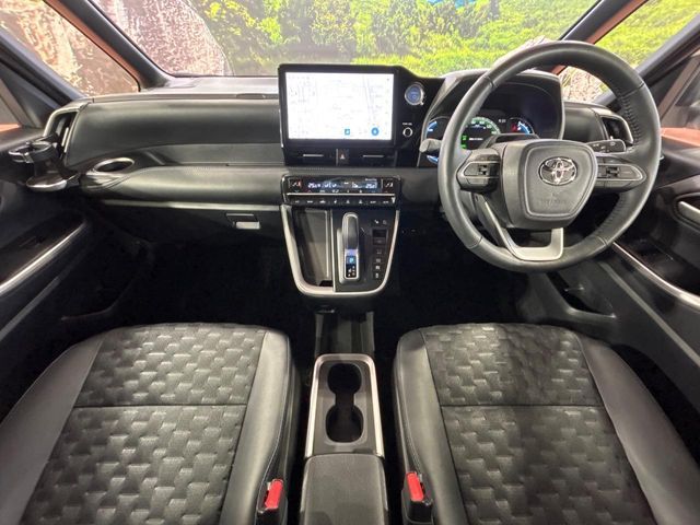TOYOTA VOXY HYBRID 2023 Image 31