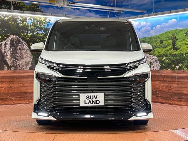 TOYOTA VOXY HYBRID 2023 Image 31