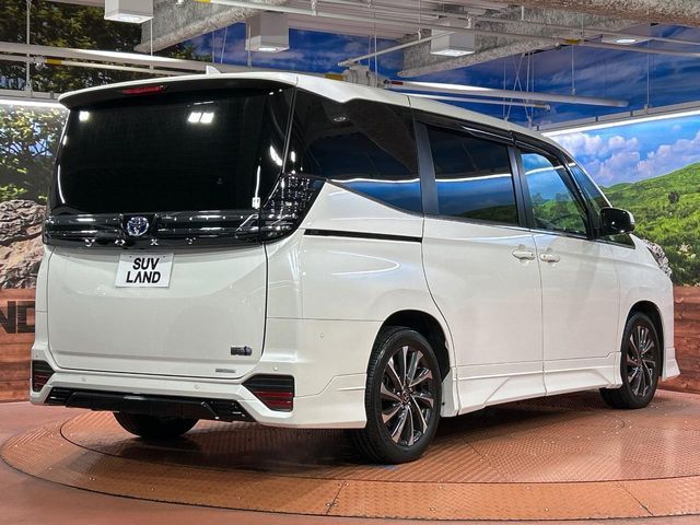 TOYOTA VOXY HYBRID 2023 Image 31
