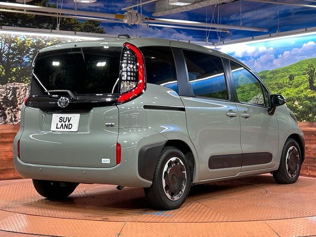 TOYOTA SIENTA HYBRID 2023 Image 31
