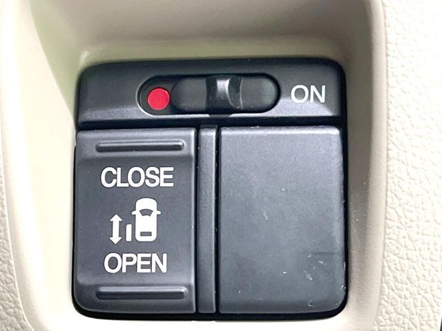 HONDA N BOX 2015 Image 31